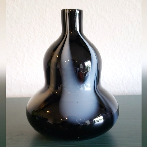 Vintage Handblown Art Glass Mid-Century Modern Retro Black & White Wavy 70 Vase - Picture 4 of 10